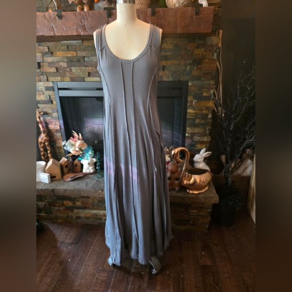 Elegant Gray Maxi Dress - Picture 1 of 2